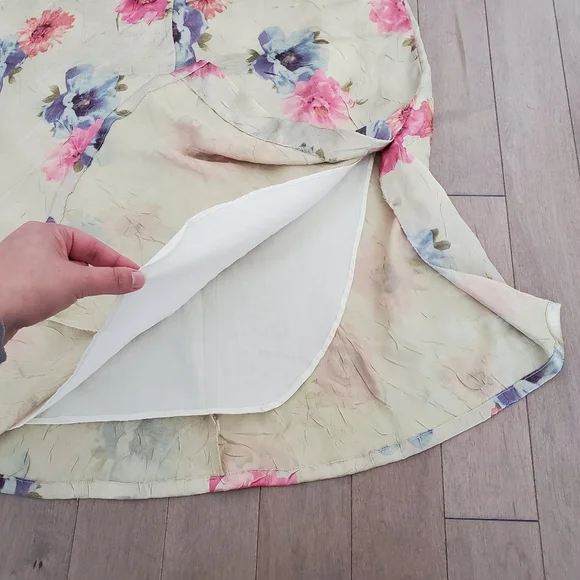 Vintage Gold and pink silky maxi skirt with floral print - Picture 12 of 15